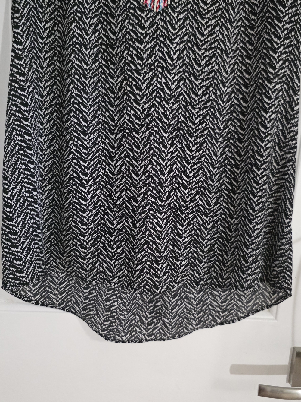 Daniel Rainn Small Black White Chevron Blouse Embroidered Trim Boho Top - Picture 8 of 9